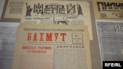 Експонати виставки «Український періодичний самвидав і неформальна преса 1964-1991 років» у Львові, січень 2009 року