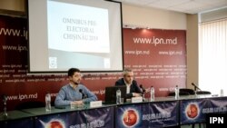 Valeriu Pașa (WatchDog.MD) și Valeriu Cantarji (CBS AXA), conferință de presă la IPN, Chișinău,  14 octombrie 2019