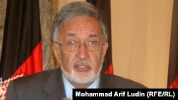ښاغلی زلمی رسول وايي، دا مهال شاوخوا یو سلو پنځوس افغانان په بیلابیلو جرمونو په متحده عربي اماراتو کې زنداني دي.