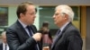 Visoki predstavnik Evropske unije (EU)za vanjsku politiku i sigurnost Josep Borrell (desno) i evropski komesar za proširenje Oliver Várhely
