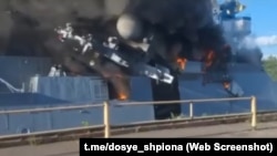 Кадр из видео. снятого 3 июня в сухом доке базы ВМФ РФ в Кронштадте