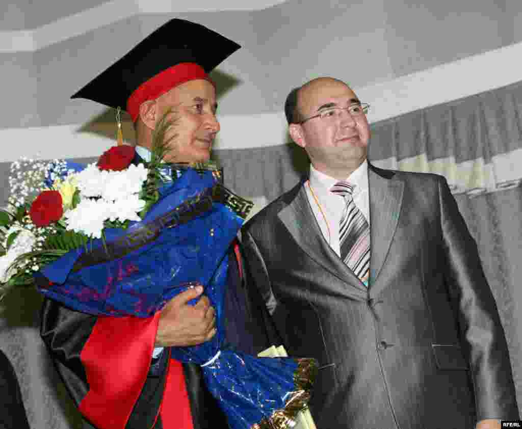 "Русиядә һәм чит илдә мөселман мәгарифе" җыены - Абделазиз Осман әл-Твейджрига Татар дәүләт һуманитар педагогика университетының мәртәбәле профессоры исеме бирелде.