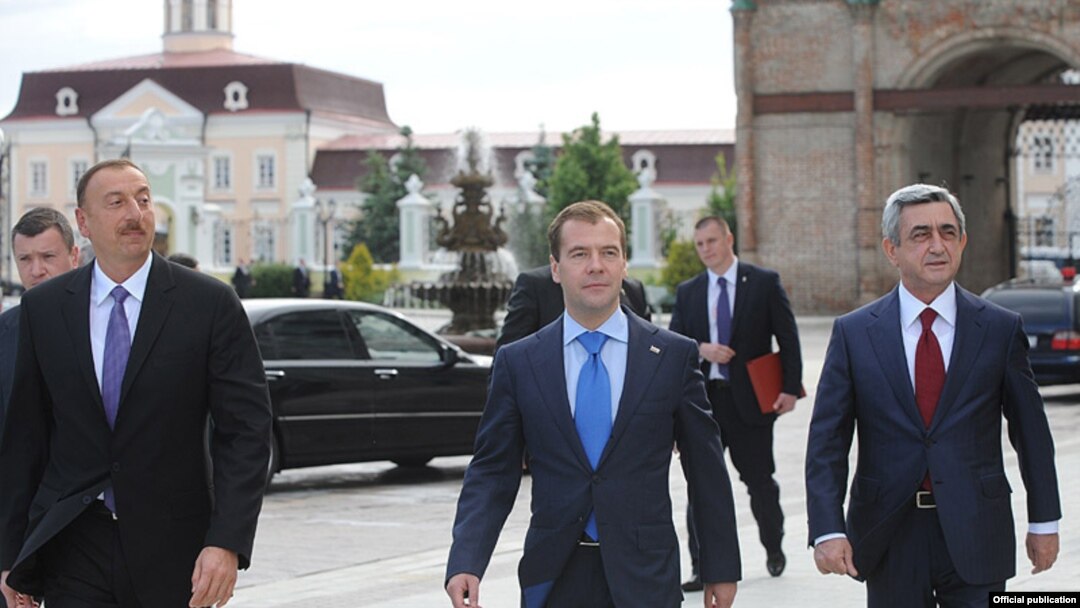 По словам главы Российского государства, армяно-азербайджанский конфликт является единственным противоборством на постсоветском пространстве, которое может быть урегулировано мирным путем