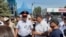 Бишкек шаарынын мэри Айбек Жунушалиев "Мадина" базарындагы өрт чыккан жерде соодагерлер менен жолугушту. 30-август, 2026