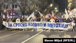 Okupljeni su prošetali do Ambasade Ruske Federacije u Beogradu, 17. mart 2026. 