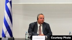 Министерот за надворешни работи на Грција Никос Коѕиас.