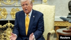 ټرمپ په سپینه ماڼۍ کې له خبریالانو سره خبرې کوي - د مارچ ۱۹مې انځور.