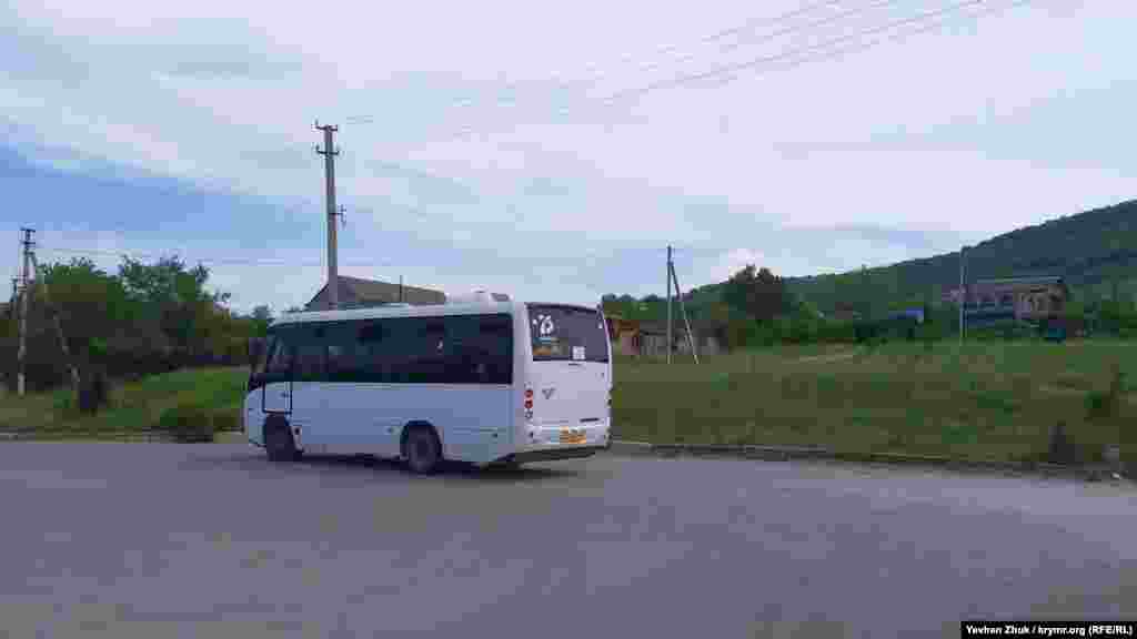 В село Оборонное заходят два маршрутных автобуса &ndash; №18 и №129