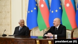 ანტონიუ კოშტა, ევროპული საბჭოს პრეზიდენტი (მარცხნივ) და ილჰამ ალიევი, აზერბაიჯანის პრეზიდენტი. ბაქო. 11 მარტი, 2026. 