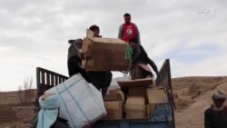 کمک جمعیت هلال احمر افغانی به قلعۀ بیوه‌ها در هرات