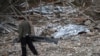 Місце загибелі родини з 4-ох людей, у чий будинок влучила російська ракета. Лапіївка, Львівщина. 5 жовтня 2025 року