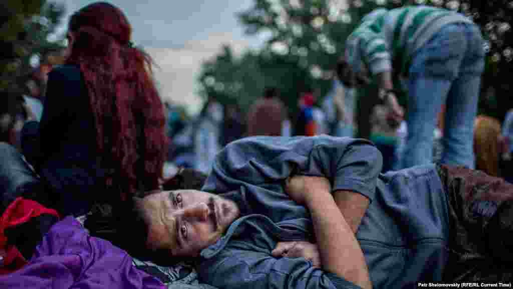 Etirazçıların çoxu gecə də aksiya yerini tərk etmirlər 27 iyun 2015 Baghramyan prospekti&nbsp;