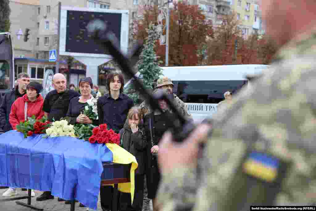 Миколі Новгородцеву назавжди 42. У нього залишилися мама, сестра, дружина та двоє дітей