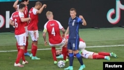 Lojtari Christian Eriksen pasi humbi ndjenjat në fushën e futbollit. 