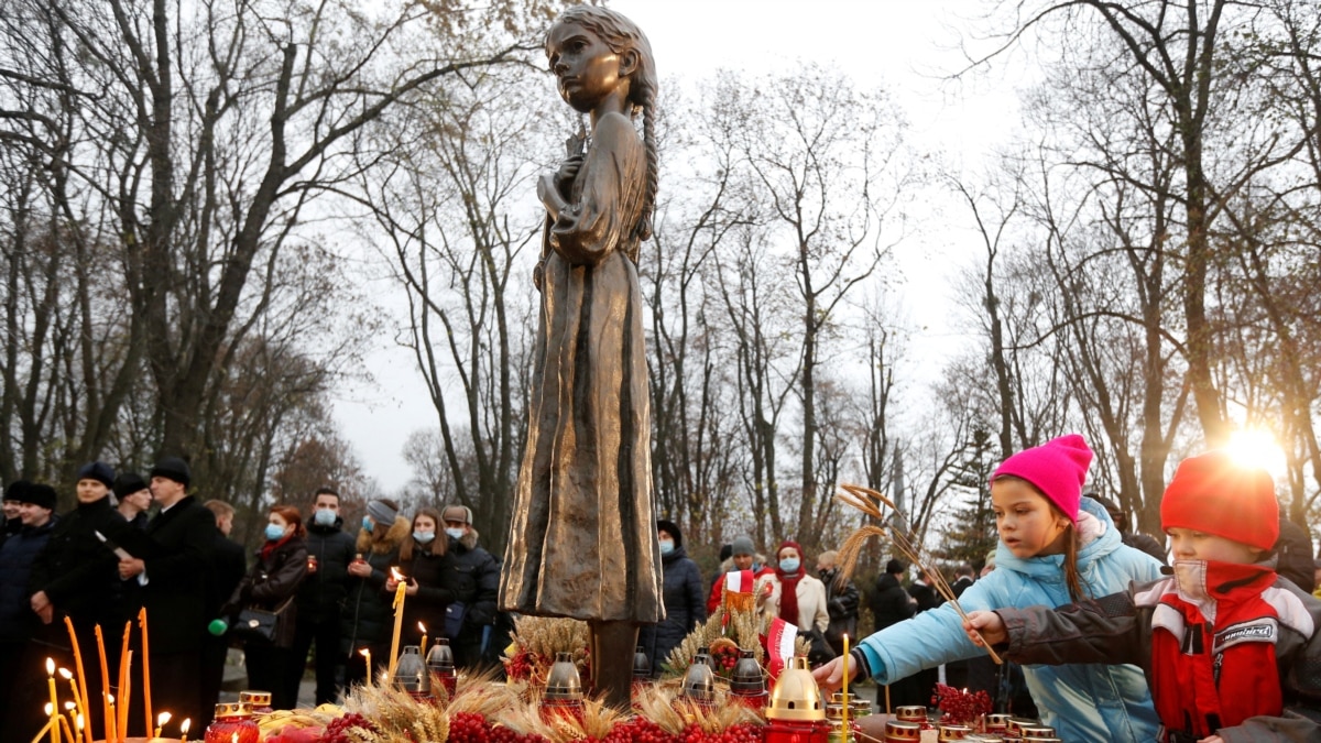 Ukraine President's Chief Of Staff Says Russia 'Will Pay' For Soviet-Era Famines - Vimarsana News