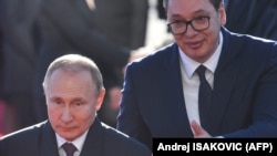 Predsjednik Rusije Vladimir Putin i predsjednik Srbije Aleksandar Vučić ispred Palate Srbije, 17. januara 2019. godine u Beogradu.