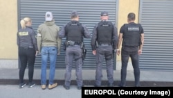 Policajci iz 22 zemlje učestvovali u hapšenju u međunarodnoj akciji, pod kontrolom EUROPOL-a, oktobar 2026.