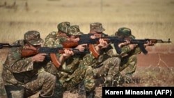ARMENIA -- Reservists undergo a military training before leaving for the frontline in Nagorno-Karabakh, at a range in the Armavir region, October 27, 2020