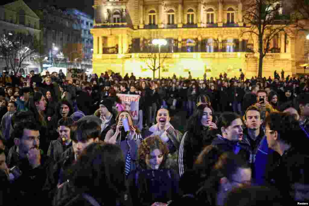 Studenti u protestu tvrde da njihovi zahtevi za prekid blokada fakulteta i rektorata nisu ispunjeni, zbog čega navode da nastavljaju proteste.