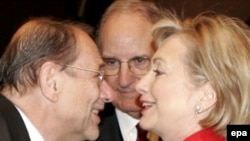 U.S. Secretary of State Hillary Clinton (right), EU foreign policy chief Javier Solana (left), and U.S. Middle East peace envoy George Mitchell prior to the conference on Gaza in Sharm el-Sheikh