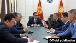 Встреча президента Садыра Жапарова с заместителем председателя Совета безопасности Таалатбеком Масадыковым. 27 июля 2021 года. 