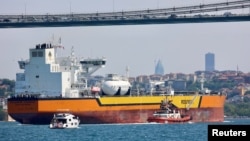 Орусиялык мунай танкери. Архив