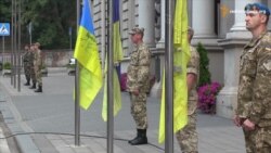 У Львові з нагоди Дня Державного прапора підняли 6 бойових стягів