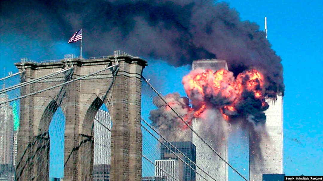 Әйелдер моншасындағы жасырын камера секс