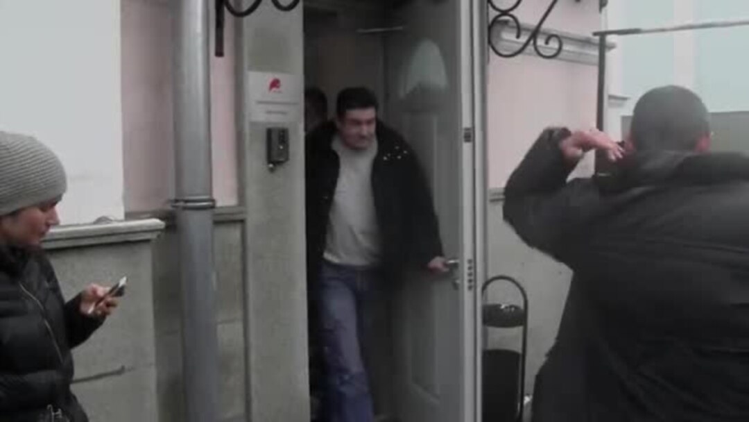 Рыжков Парнасты жұлып алады