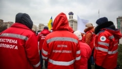 Працівники екстреної медицини під час акції протесту 16 грудня 2020 року на майдані Незалежності у Києві