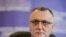 Sorin Cîmpeanu spune că e nevoie de 36 de miliarde de lei pentru reformarea educației și punerea în aplicare a propunerilor legislative, dar acești bani vor avea un impact bugetar treptat, nu va fi nevoie de toți odată. Imagine de arhivă cu ministrul Educației.