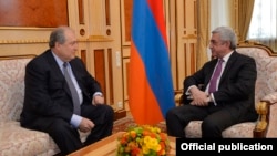 Armenia - President Serzh Sarkisian (R) meets with Armenian Ambassador to Britain Armen Sarkissian in Yerevan, 19Jan2018. 