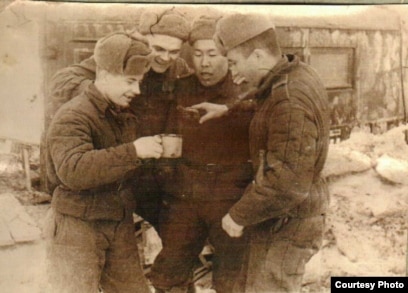 Тек орыстың жалаңаш жігіттері