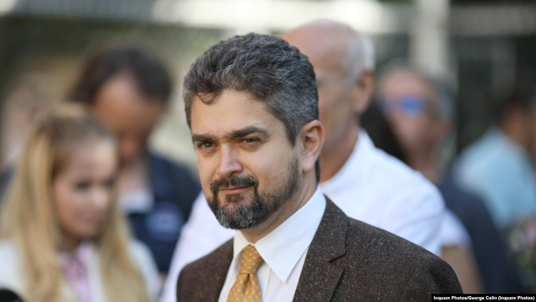 Sloganul de campanie al lui Theodor Paleologu este „respect, educație, performanță”.