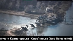 Дамба на Сіверському Донці служить для наповнення каналу «Сіверський Донець-Донбас». Саме там розташований водозабір всього каналу із Сіверського Дінця
