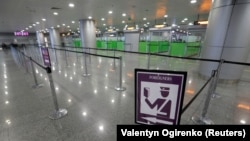 Спорожнілий навесні через закриття кордонів аеропорт «Бориспіль» під Києвом