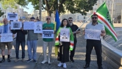 Нохчийчуьра мухIажарш Германино Оьрсийчоьне дIабаларна дуьхьал нохчийн диаспоран векалша хIоттийна митинг