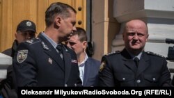 Керівник управління Нацполіції України в Одеській області Дмитро Головін (ліворуч)