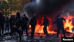 Учасники протестів у Тирані, 17 жовтня 2026 року