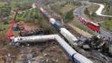 1 martie 2023. Un tren care transporta sute de pasageri a intrat în coliziune cu un mărfar care venea din sens opus în nordul Greciei, provocând moartea și rănirea a zeci de pasageri