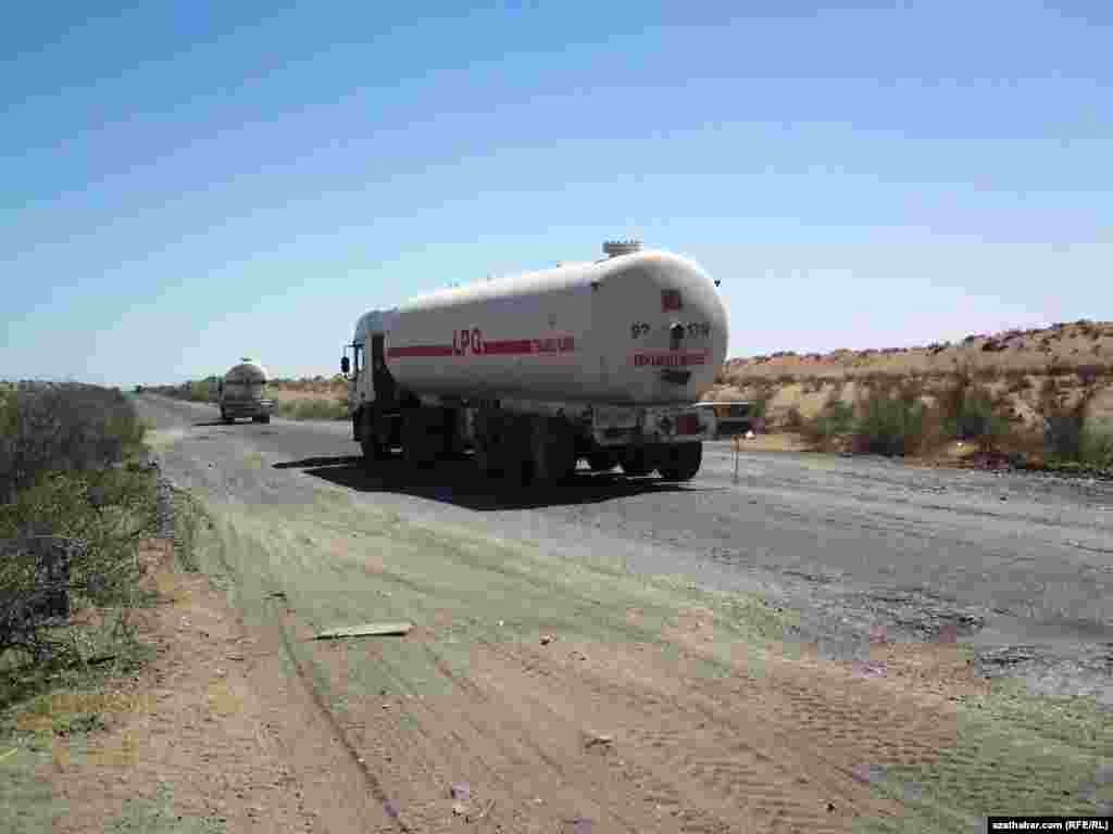 Suwuklandyrylan gazy daşaýan ulaglar