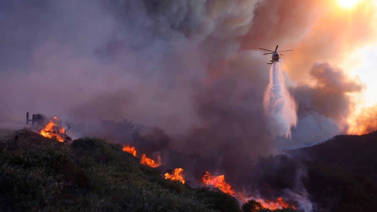 The number of victims in Los Angeles has reached 7. Reuters: