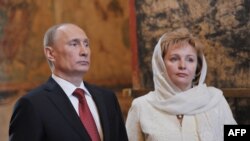 Presidenti rus Vladimir Putin dhe gruaja e tij Lyudmila, maj 2013.