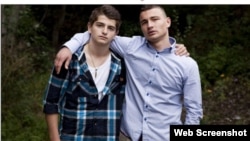 Рустам Даудов, 16 лет (слева), Мовсар Джамаев, 17 лет (справа)