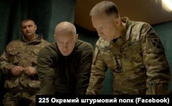 Командир 225 ОШП Олег Ширяєв з ексголовкомом ЗСУ Олексанбром Сирським