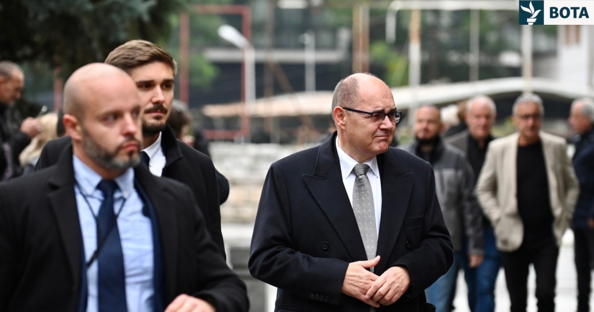 Largimi i Schmidtit nxit spekulime për përplasje me partnerët ndërkombëtarë