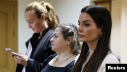 Evghenia Guțul, lidera regiunii autonome Găgăuzia, condamnată pentru corupție și implicare în finanțarea unui bloc electoral pro-rus, surprinsă la o ședință de judecată la Chișinău, 5 august 2025.