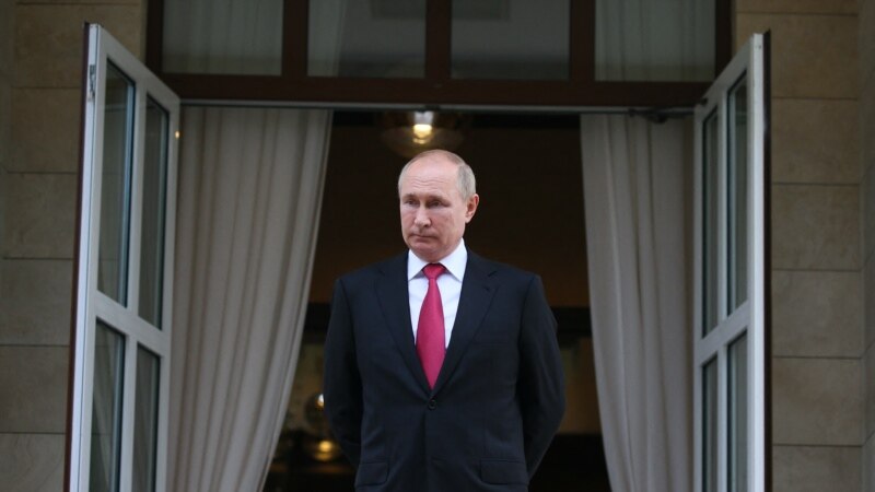 Bie besimi ndaj presidentit rus