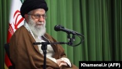 آیت‌الله خامنه‌ای می‌گوید امروز «نخبگانی در این منطقه هستند که به ساز آمریکا می‌رقصند»