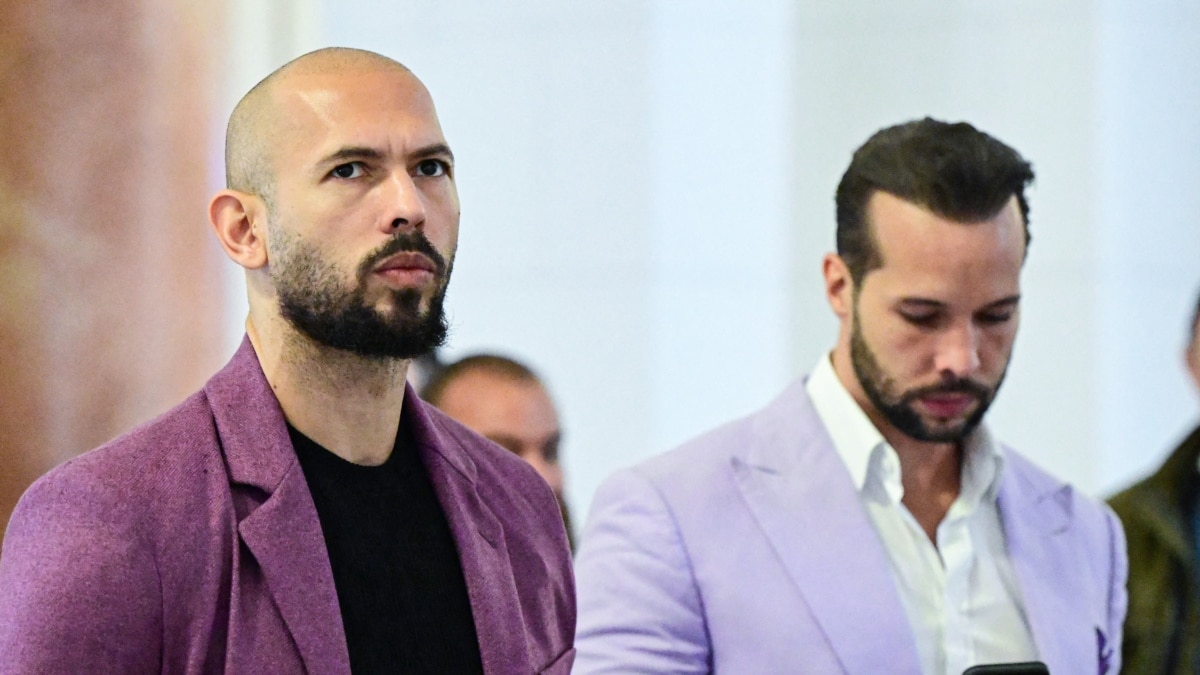 Обвинените за трафик на хора Андрю и Тристън Тейт напуснаха